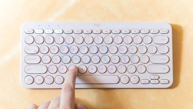 Logitech K380