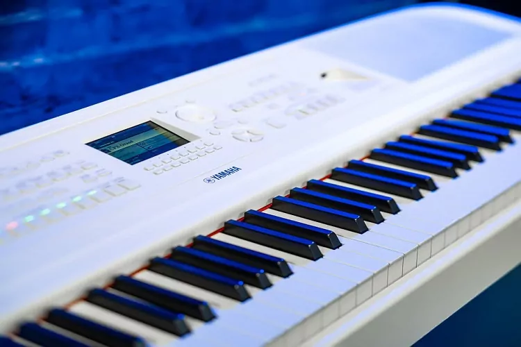 پیانو دیجیتال یاماها مدل DGX-670