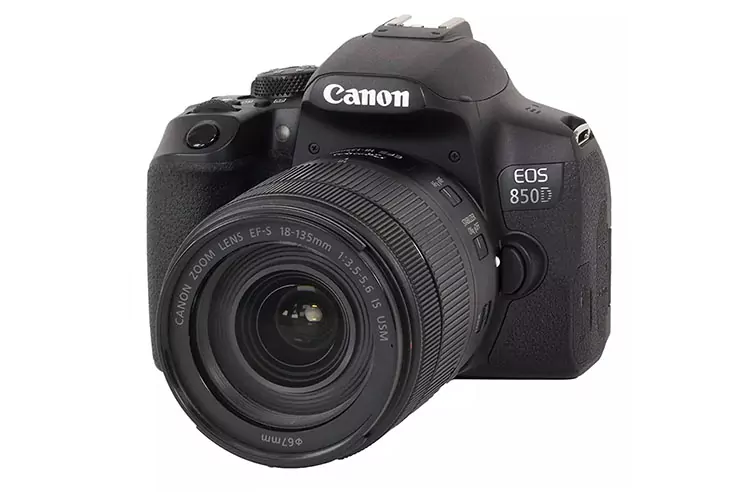دوربین دیجیتال کانن مدل EOS 850D به همراه لنز 18-135 میلیمتر IS USM