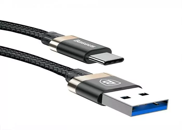 نمونه‌ای از کابل USB-C