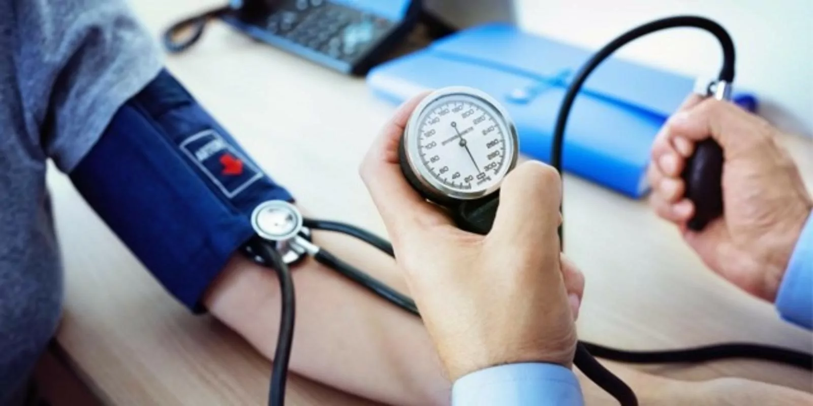 آموزش گرفتن فشار خون با دستگاه عقربه ای