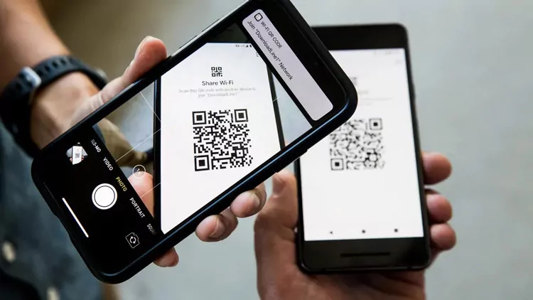 اسکن QR کد در دوربین
