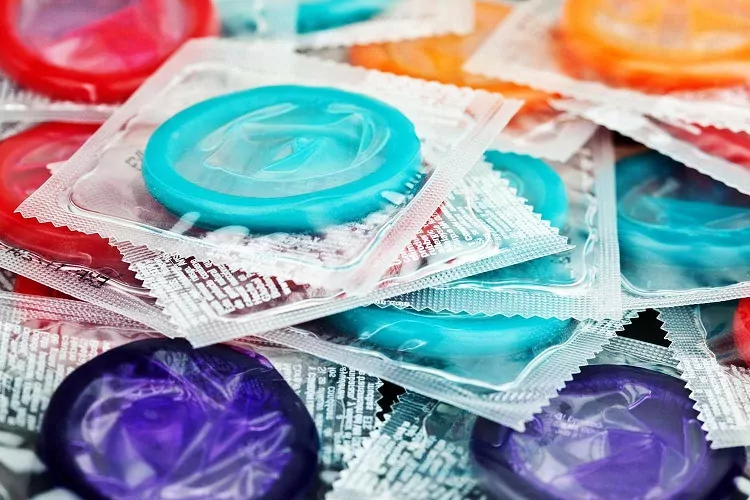چگونه کاندوم مناسب را خریداری کنیم؟