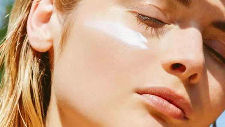 ترکیبات یک ضد آفتاب ضد لک چیست؟