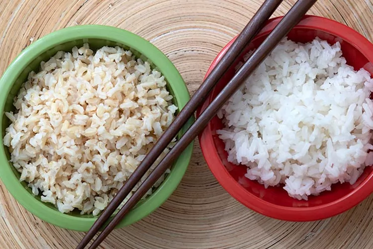 تفاوت‌های اصلی برنج سفید و برنج قهوه ای چیست؟