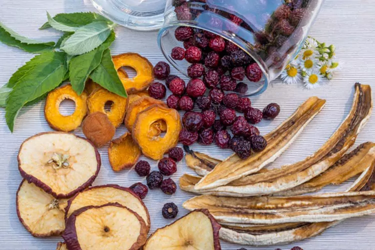 مزایای مصرف میوه خشک برای سلامت