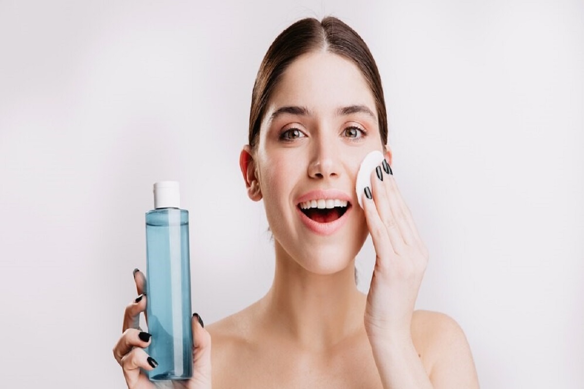 تفاوت تونر با میسلار واتر برای پوست چرب