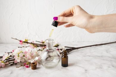روغن برای جوانسازی پوست دست