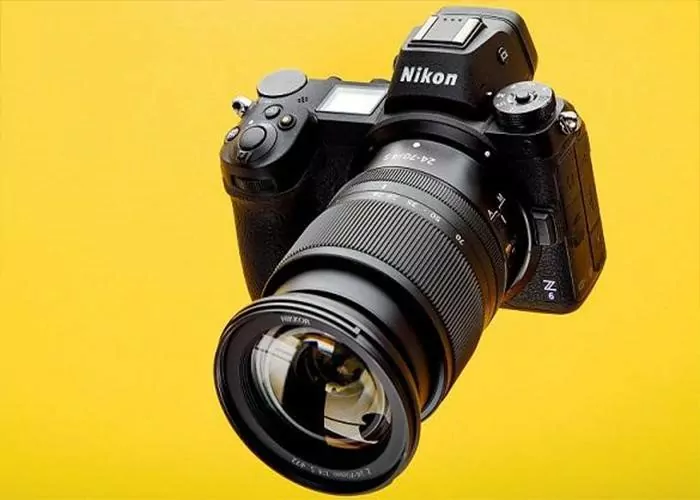 دوربین نیکون Z6 مجهز به ابزار منظره‌یاب است.